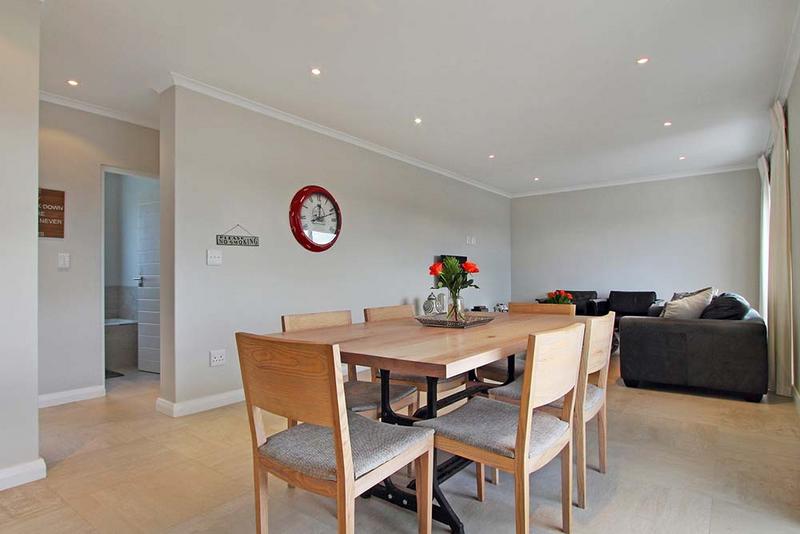 To Let 2 Bedroom Property for Rent in Muizenberg Western Cape